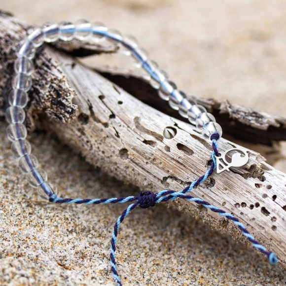 NWT 4Ocean Whale Beaded Bracelet Unisex, waterproof, adjustable from 7 to 13 in. - Picture 2 of 11